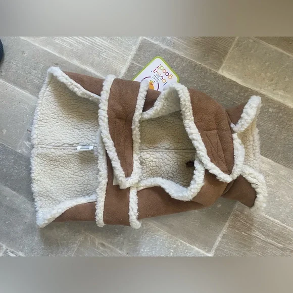 NWT🐶 Dog Coat suede/wool appearance/feel. Size M fits dog. 14”-19” - Picture 2 of 4